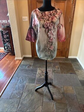 Floral Print Bell Sleeve Women's Top in Pink and Cream